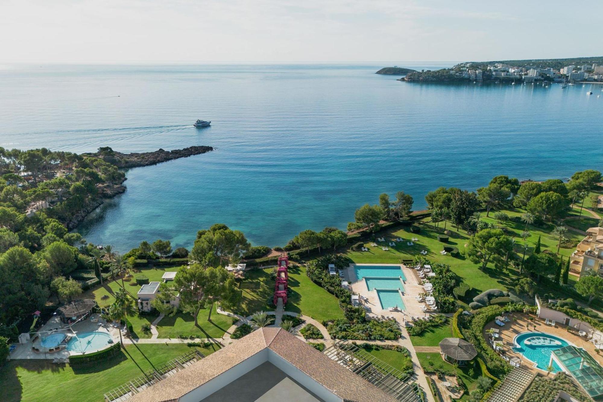 The St. Regis Mardavall Mallorca Resort Пальма Нова Экстерьер фото